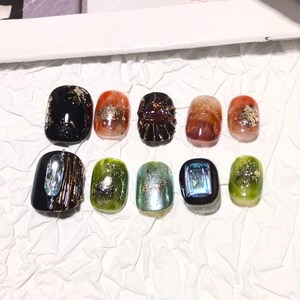 Handmade Vintage Short Colorful Nail/Delicate Gold Foil Nail/Handmade Press on Nail/Elegant Classy Winter Nail/Fashion Popular Glitter Nail