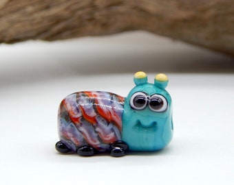 Beetle Bug Lampwork Bead-Lampwork Focal-Cute Beetle Bead-Fairy Garden Decoe-Miniatures-Kawaii-Women Gift Idea-Friendship-Artisan LampworkSRA