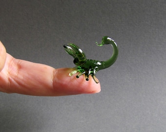 Green Glass Scorpion Figurine Glass Scorpio Scorpion Glass Miniature Emperor Scorpion Glass Sculpture glass figurine Tiny Micro