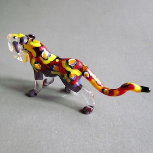 Hand Blown Glass Tiger Figurine: Collectible Animal Art Décor
