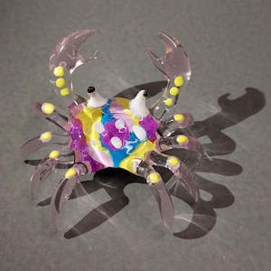 Glass Crab, Art Glass, Blown Glass crab, blown glass figurine, Miniature Sculpture Made Of Glass, crabs, Paint Glass Sea Décor, Pink Yellow