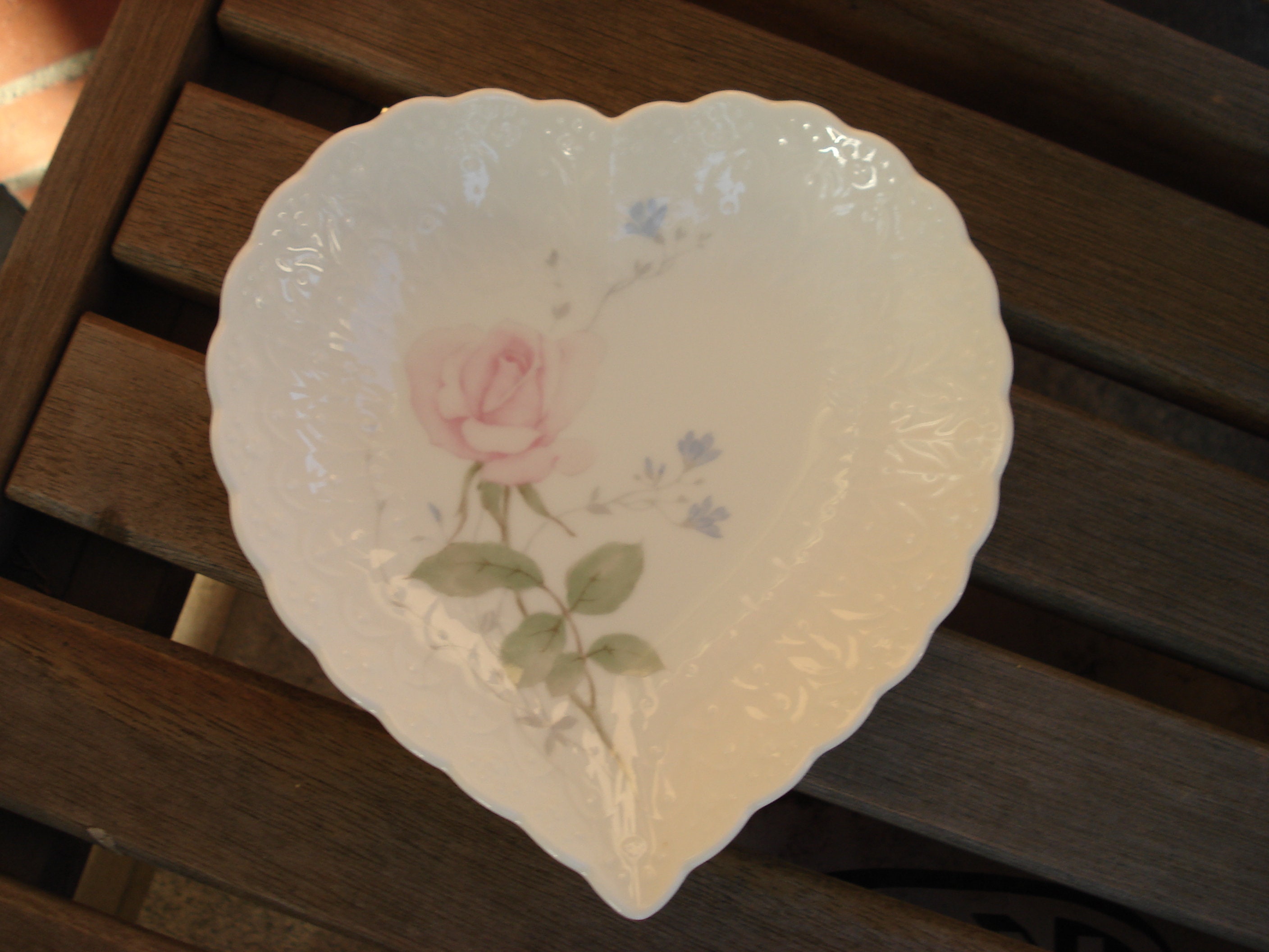 VINTAGE MIKASA JAPAN === With Love Heart Dish 80's