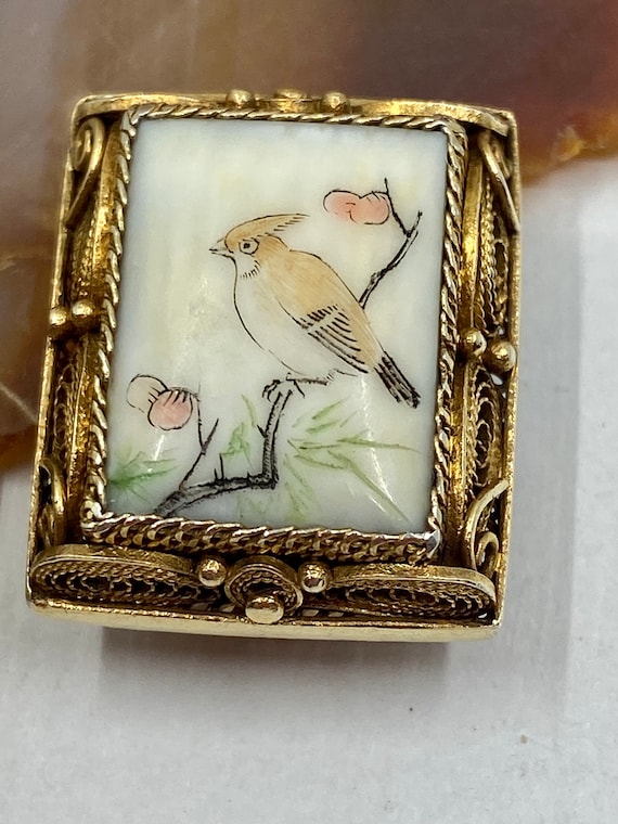 Antique scrimshaw pendant - Gem Antique scrimshaw pendant - Gem