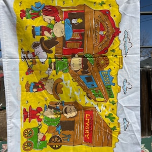 Peanuts Snoopy and the gang sherwood forest twin sheet set (pillowcase and flat sheet)