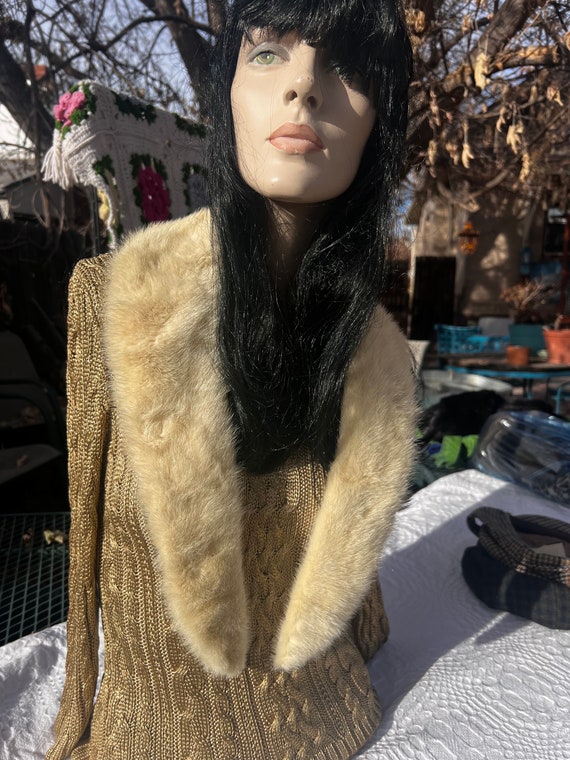 Vintage blonde mink fur collar