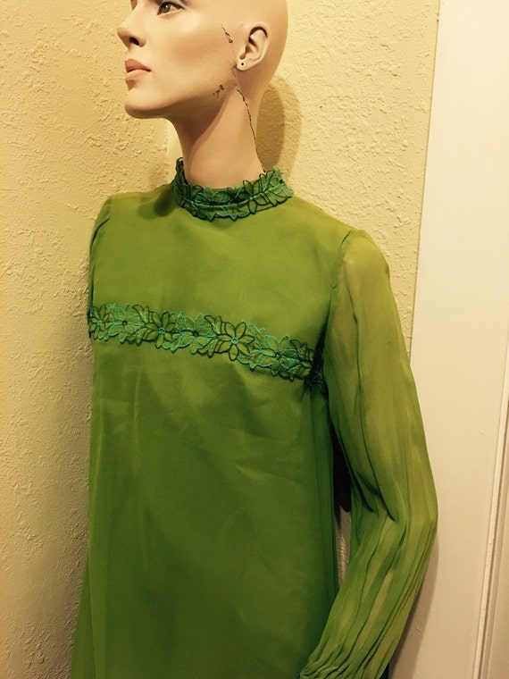 Short Sleeve Jewel Neck Chiffon Formal Dress Green main image 1