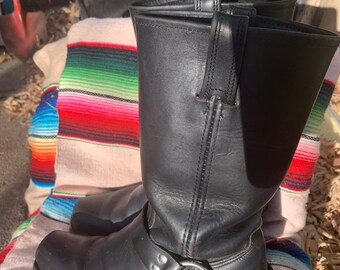 styling frye harness boots