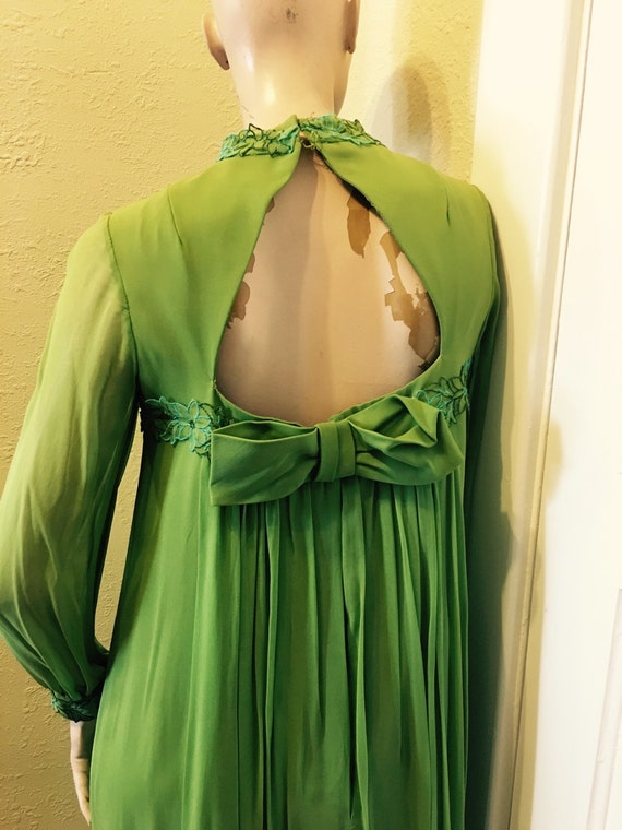 Grass green chiffon formal gown - image 2