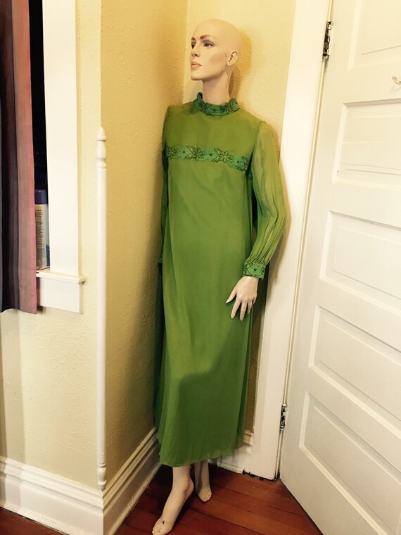 Grass green chiffon formal gown - image 6