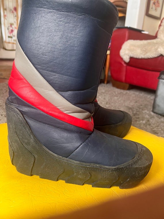 1980s Navy Red and Grey Moon  Boots size 7/8