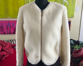 1950s faux fur ecru scalloped edge zip front wedding bomber jacket