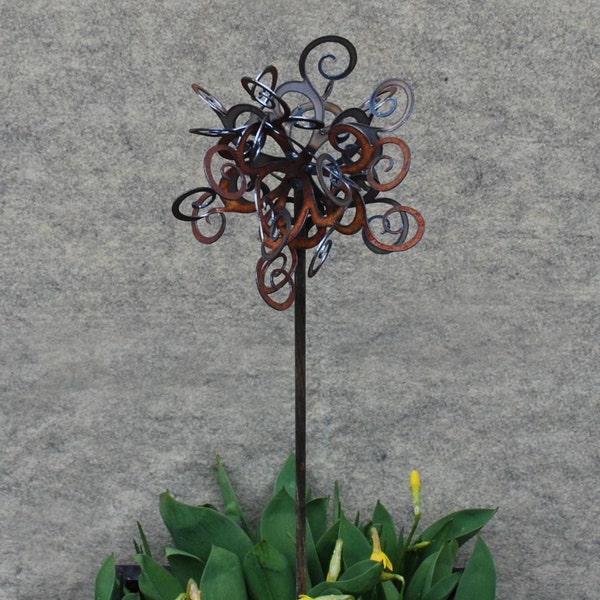 NEW Garden stake - Swirl Puff - Rusted Garden Stake comes in 26 inch stake