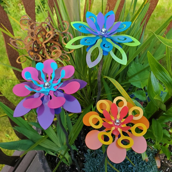 SET of 3 - *NEW* - Wild Flowers Garden Stakes Metal Art Yard Art
