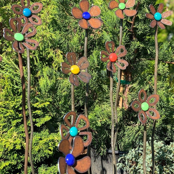 FREE SHIPPING 3 - Flower Squiggle Stakes - 3  heights - Rusted - Glass
