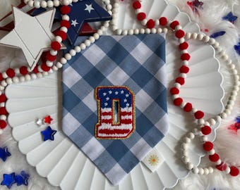 Pañuelo a cuadros vichy azules con la bandera estadounidense para perros o gatos • Pañuelo patriótico para mascotas • Pañuelo para perros o gatos del 4 de julio • Pañuelo para mascotas con lazo