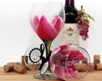 Stargazer lily, magenta painted wine glass, flower wine glass, personalized, gift, Magenta, birthday wine glass, unique wine glass, floral