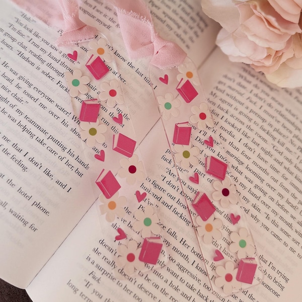 Daisy Acrylic Bookmark: Book Lover Gift with Chiffon Tie