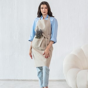 Linen Apron with Pockets, Handmade Apron with Name Embroidery, Custom Gift for Gardener or Baker, Natural Apron for Women, Gift for Hostess