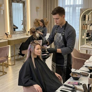 Set personalizzato di mantello impermeabile per la colorazione dei capelli e grembiule in PVC, abbigliamento professionale da parrucchiere, uniforme da salone personalizzata