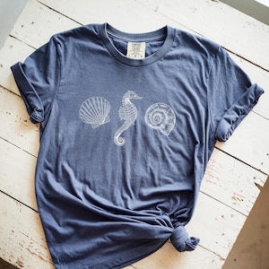 Comfort Colors® SeaShells Shirt, Vintage Coastal Coquette Shirt, Beach T-Shirt, Summer Woman Shirt,  Ocean Lover Gift, SeaShells T-Shirt