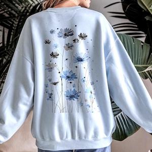 Wild Flowers Sweatshirt, Boho Floral Sweatshirt For Plant Lover, Gardening Mom Crewneck, Botanical Sweater, Cottagecore Sweatshirt For Women