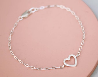 Silver Heart Charm Bracelet, Dainty Friendship Bracelet, Best Friend Gift, Bridesmaid Jewellery, Minimalist Silver Bracelet for Her