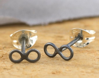 Tiny earrings - Infinity stud earrings