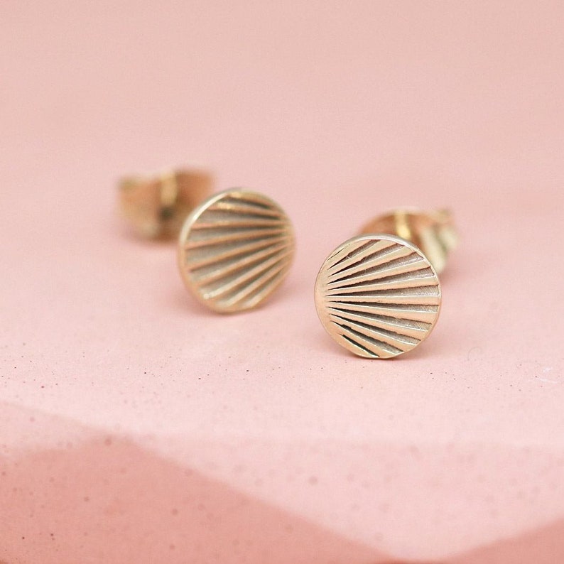 6mm gold stud earrings