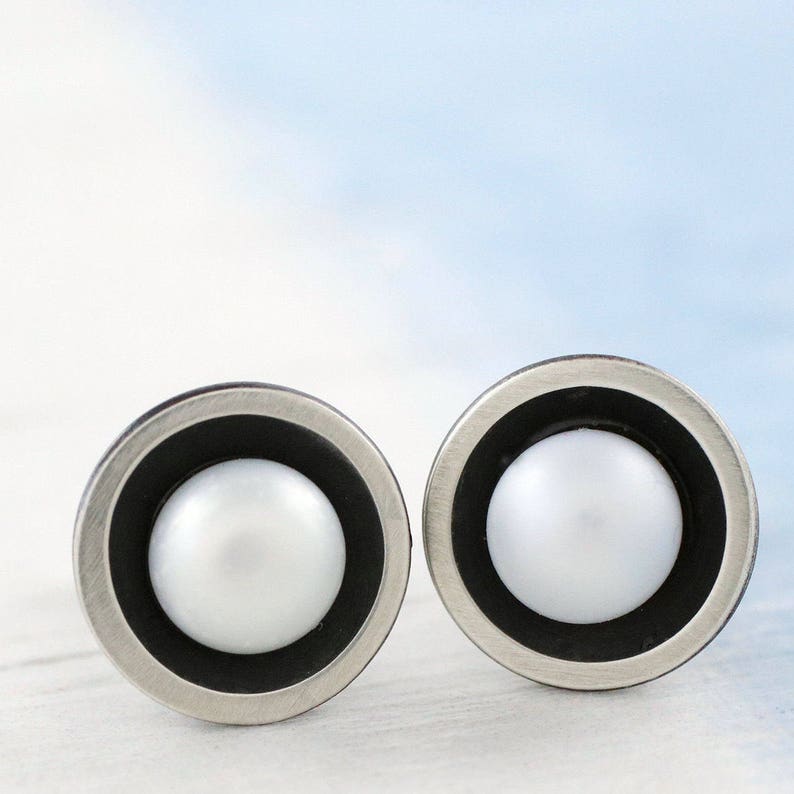 Black Pearl Stud Earrings image 1