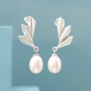 handmade geometric pearl earrings