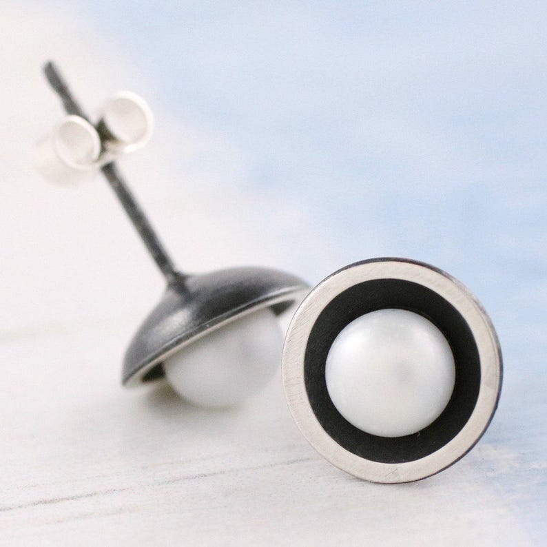 Black Pearl Stud Earrings image 4