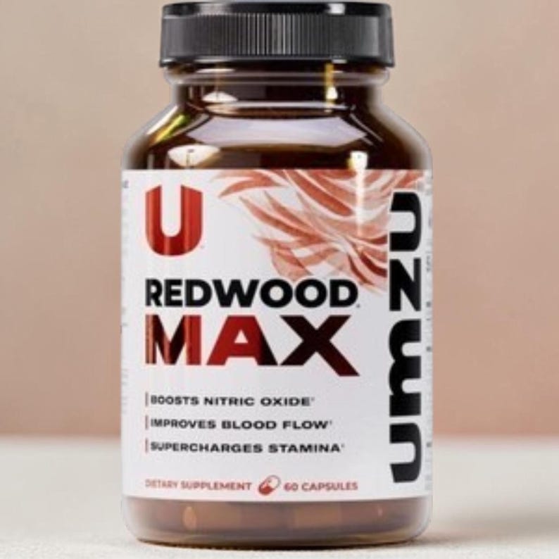 Puede incluir: Una botella de suplemento marr&oacute;n con tapa negra. La etiqueta dice "U REDWOOD MAX" con el texto "BOOSTS NITRIC OXIDE", "IMPROVES BLOOD FLOW" y "SUPERCHARGES STAMINA". La botella contiene 60 c&aacute;psulas.