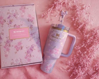 Vaso térmico Stanley x LoveShackFancy de 40 oz – Floral Lavender Quencher H2.0