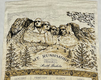 Souvenir Towel, 1974 Mt RUSHMORE National Monument, Vintage Tea Towel, Sewing Supplies