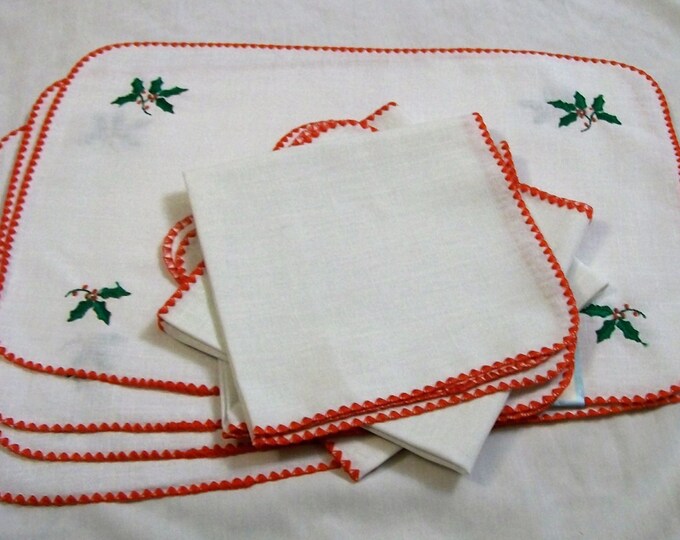 Christmas Placemats and Napkins, Vintage Christmas, Napkins and