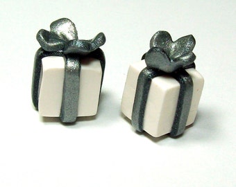 Wrapped Christmas Present Beads - Handmade Gift Package - White Wrap - Silver Bow