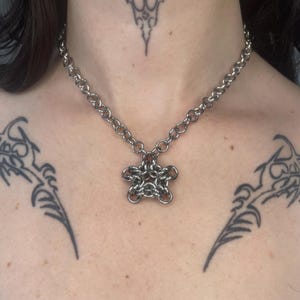 The statement flower chainmaille necklace