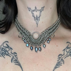 Chokerketting maliënkolder met donkere parel