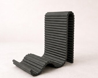 Minimalist Phone Stand | 3D Printed Desk Holder | Aesthetic iPhone Stand | Modern Ribbed Design | Office & Nightstand Organizer