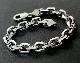 Men&#39;s 7.6 mm thick solid sterling silver bracelet. Anchor silver chain. Bikers, masons, alternative jewellery.