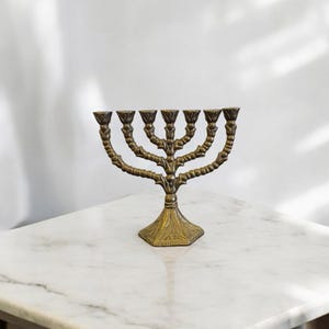 Small Brass Menorah  11 cm Height – Old Brass Jewish Hebrew Candle Holder 7 Branches - Dekorative Hanukkah Menorah Jerusalem Candlesticks
