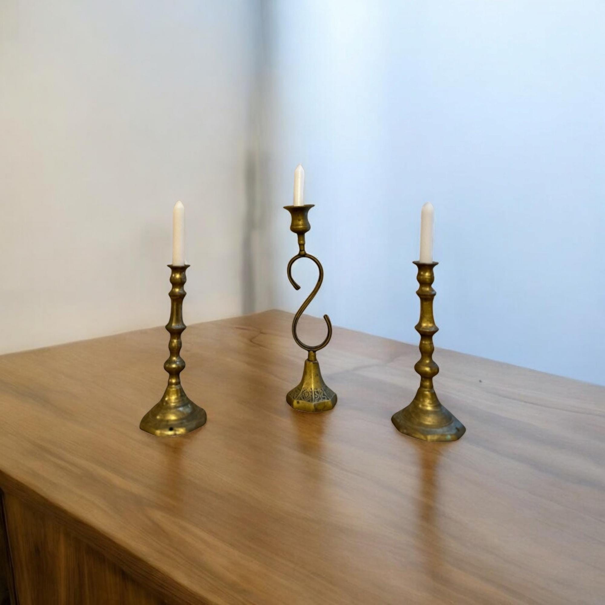 NLBTW Kerzenhalter-Set Aus Messing – 3-teilig, Goldfarben, Verschiedene Höhen (15,2-24,6 Cm) Für Tisch, Kamin & Deko