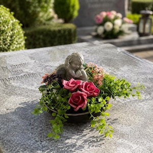 Gesteck Schale D25cm Seidenblumen Kunstblumen Engel Grabschmuck Grabgesteck Schaumrosen