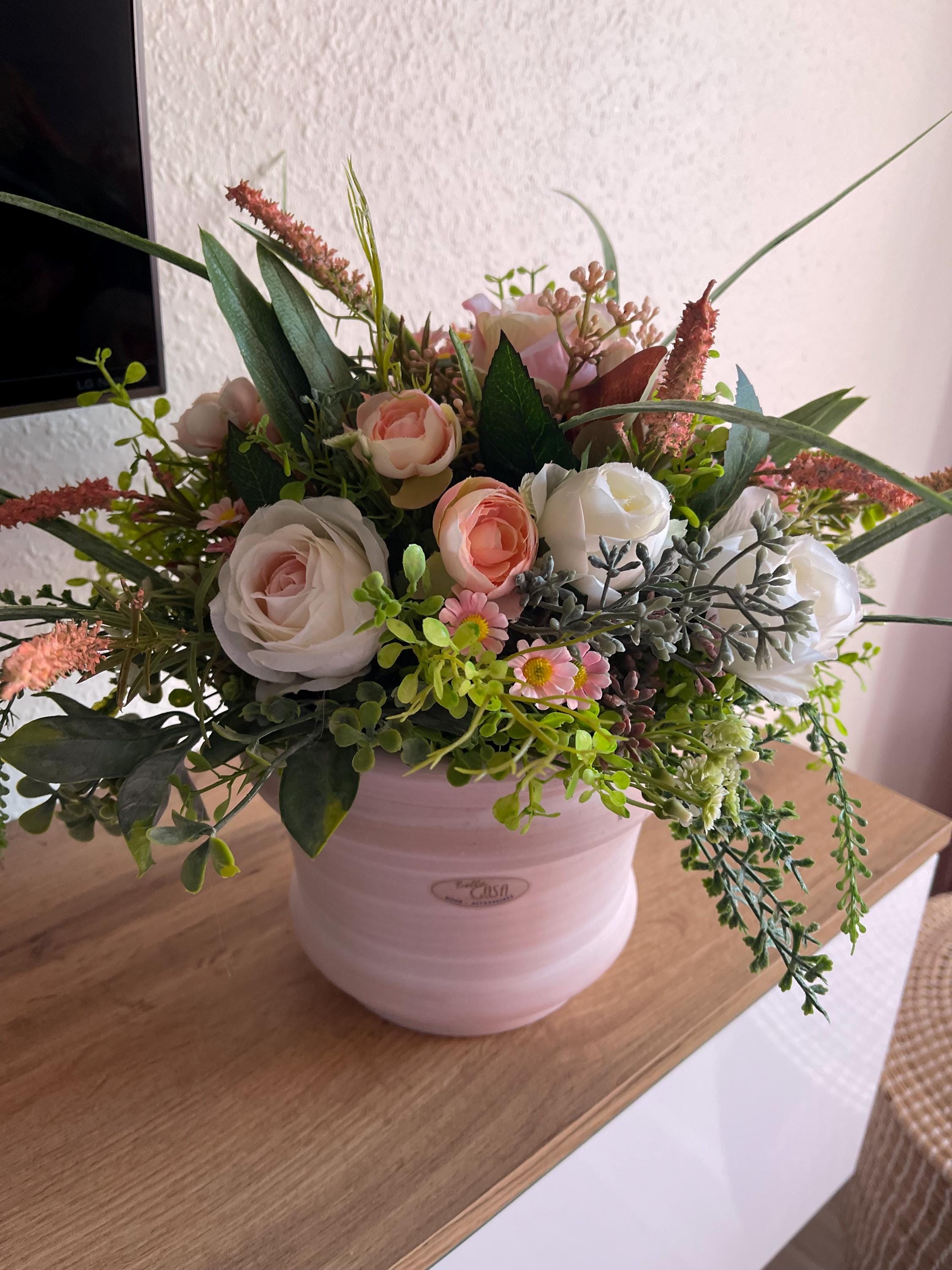 Seidenblumengesteck 40cm Sommer Seidenblumen Tischgesteck Landhausstil Rosen Gänseblümchen Gräser Ranunkeln Eukalyptus Blumenstrauß