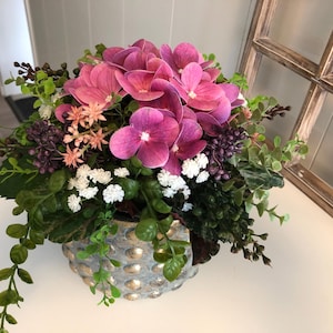 Hydrangea table arrangement summer durable flower arrangement table gift silk flowers and artificial flowers 28 x 25 cm purple gift hydrangeas
