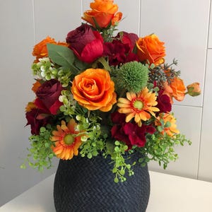 Large 45 x 29 cm deceptively real looking table arrangement roses durable flower arrangement table dried flowers and artificial flowers color red orange