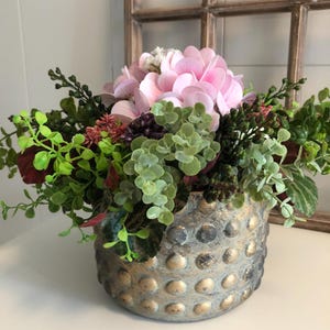 Hydrangea table arrangement summer durable flower arrangement table gift silk flowers and artificial flowers 28 x 25 cm delicate pink gift hydrangeas