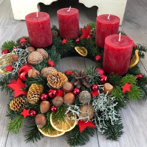 Frischer 35cm Adventskranz mit 4 Rustik Kerzen Weihnachten Advent Gesteck Klassisch rot Adventkranz Kerzenkränze Adventgestecke