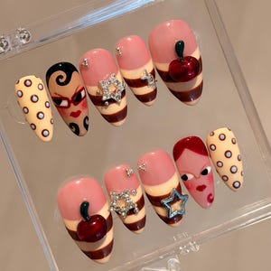 Handgemalte Gel Press On Nägel: 3D Kirsche, Stripe French, Gesichtsdesign
