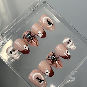 Cute Halloween Fall themed nails - Halloween nail art - black cat nails - moon nails - reusable press on nails - spiderweb nails -ghost nail